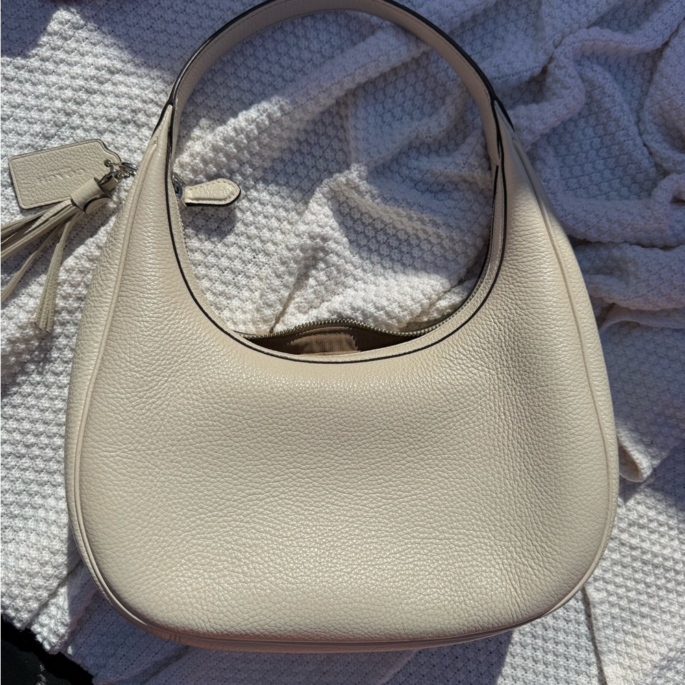 Coach Cream Carmen Shoulder Bag - Picture 2 of 2